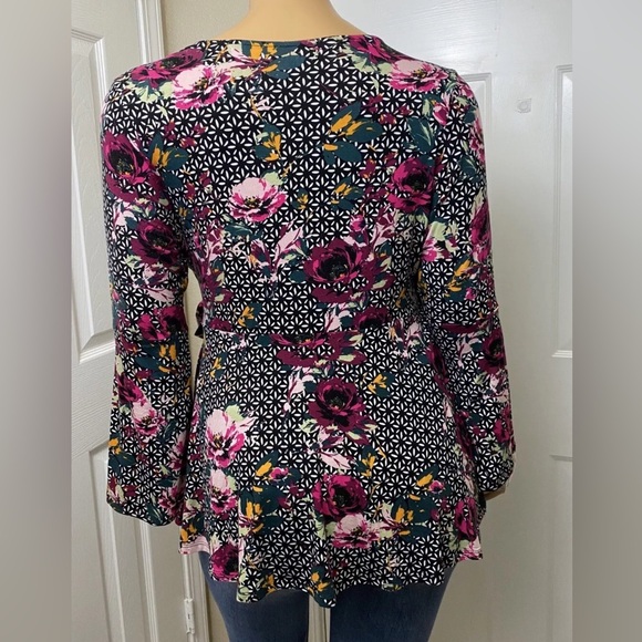 Jessica London Womens Wrap Blouse Size 14/16 Multicolor Floral Stretch Top - Picture 2 of 6